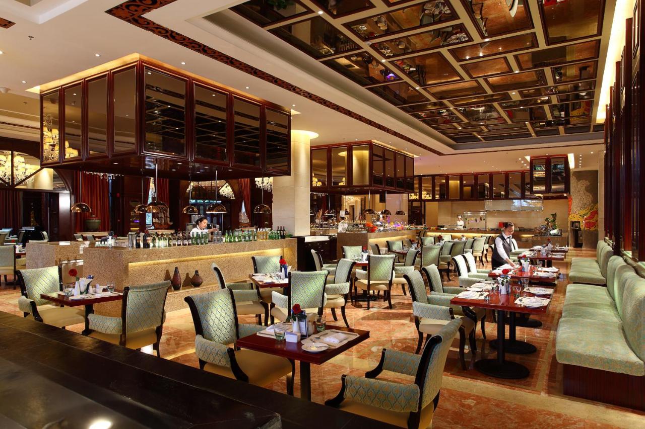 Wyndham Grand Plaza Royale Palace Chengdu Exterior photo