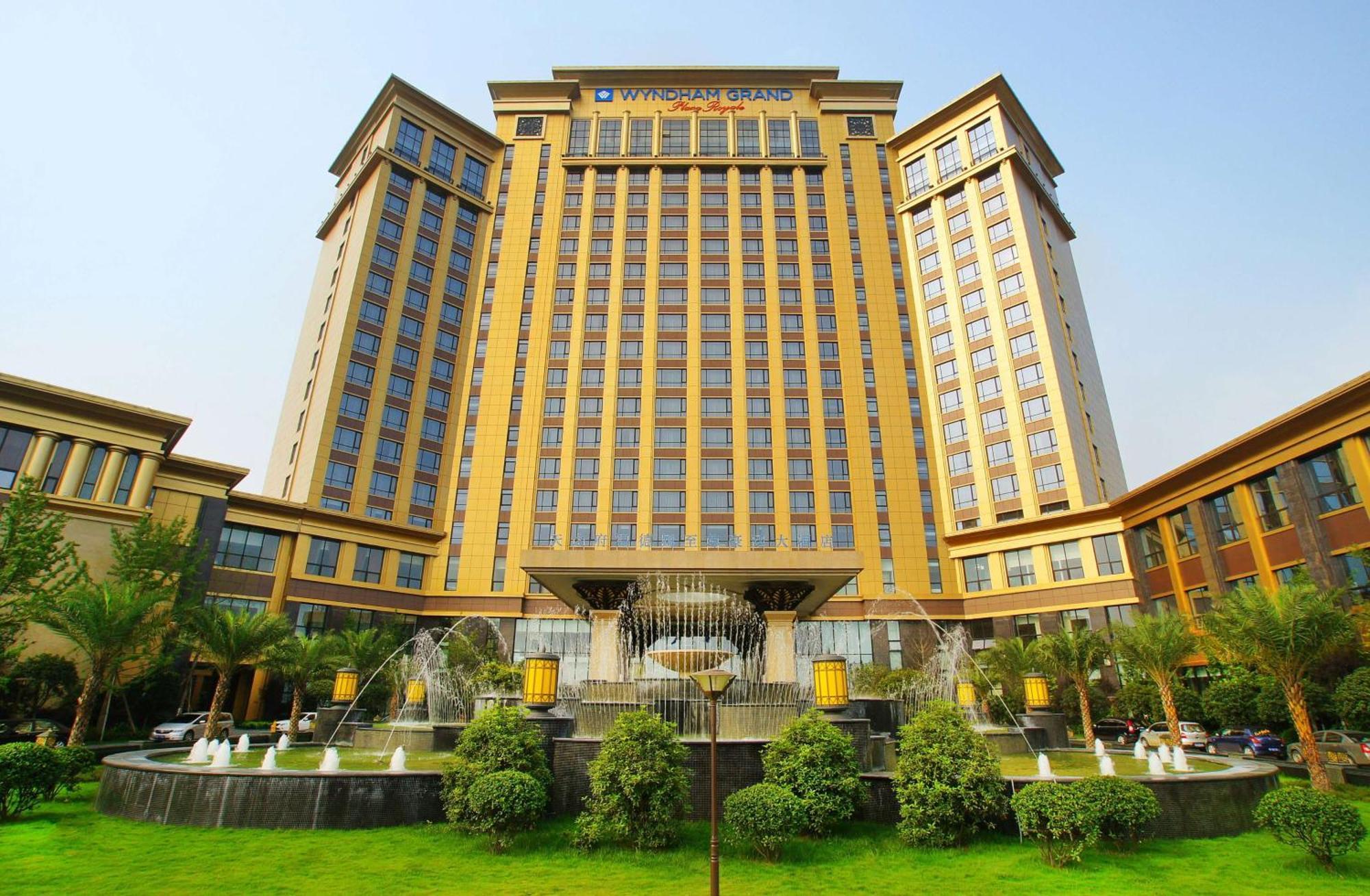 Wyndham Grand Plaza Royale Palace Chengdu Exterior photo