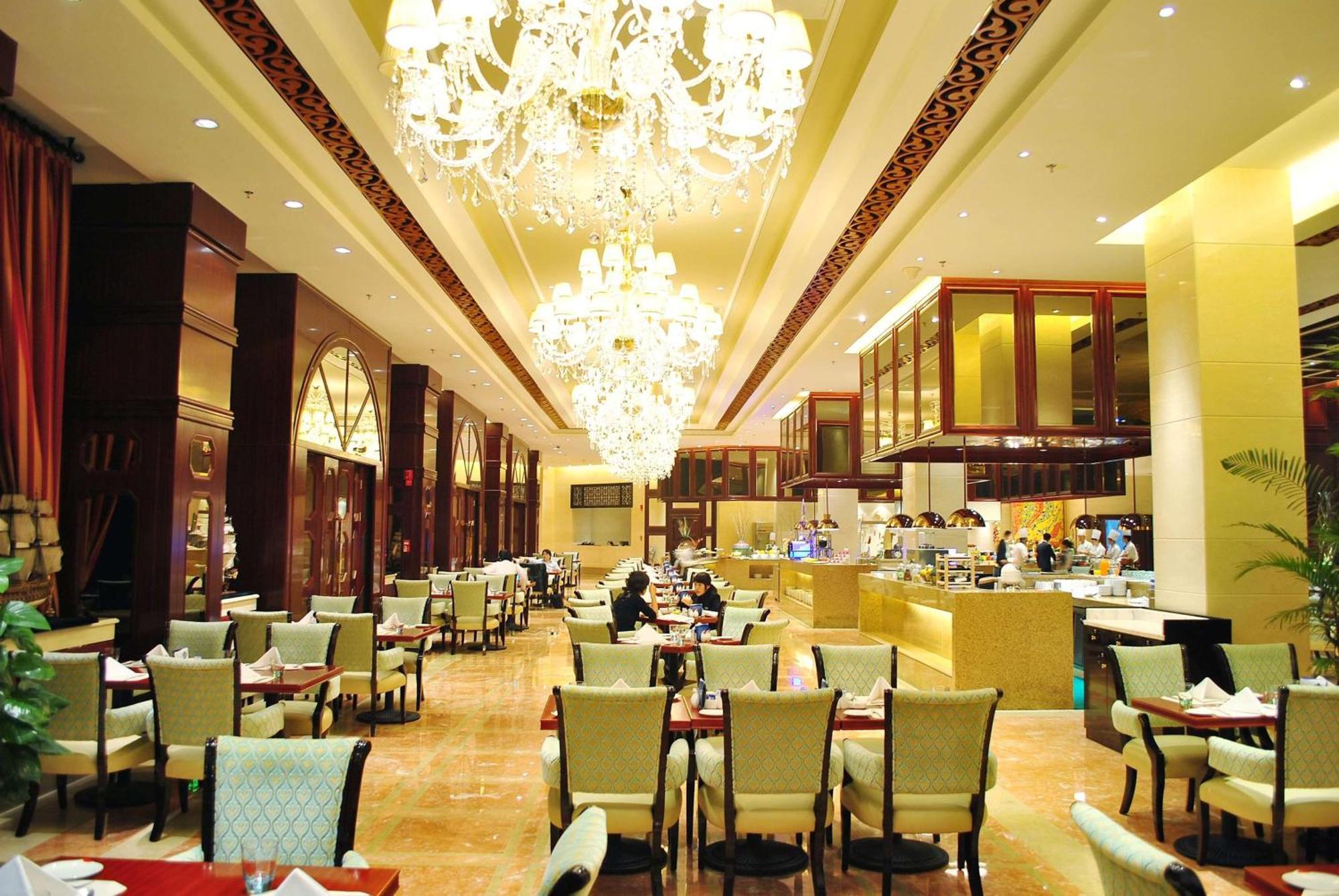 Wyndham Grand Plaza Royale Palace Chengdu Exterior photo