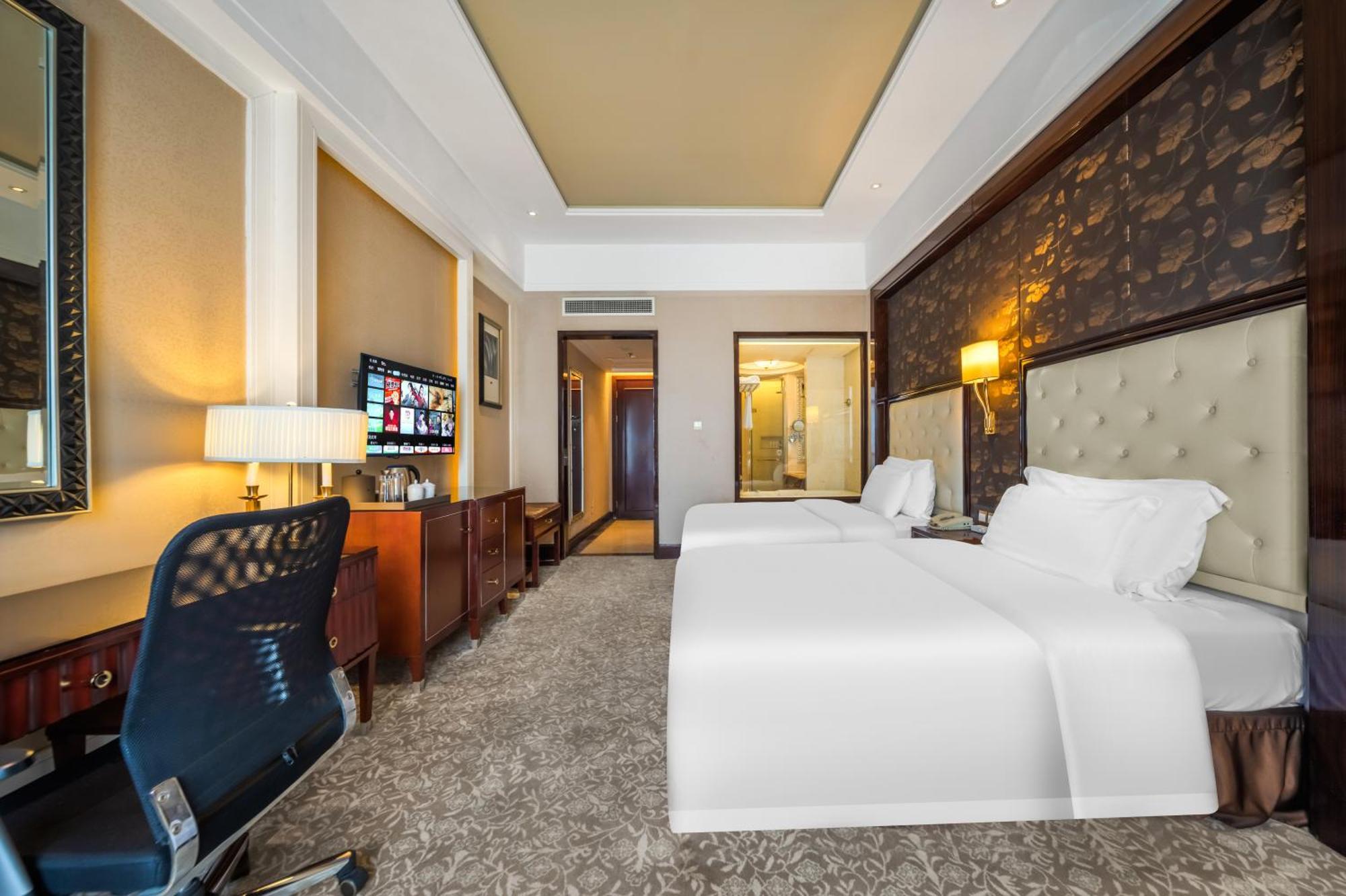 Wyndham Grand Plaza Royale Palace Chengdu Exterior photo