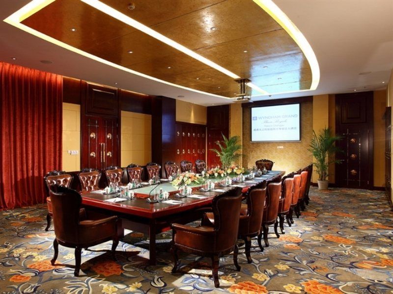 Wyndham Grand Plaza Royale Palace Chengdu Exterior photo
