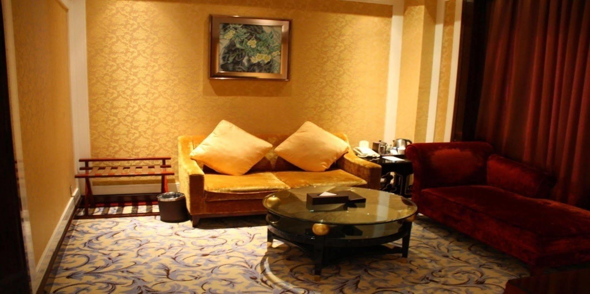 Wyndham Grand Plaza Royale Palace Chengdu Exterior photo