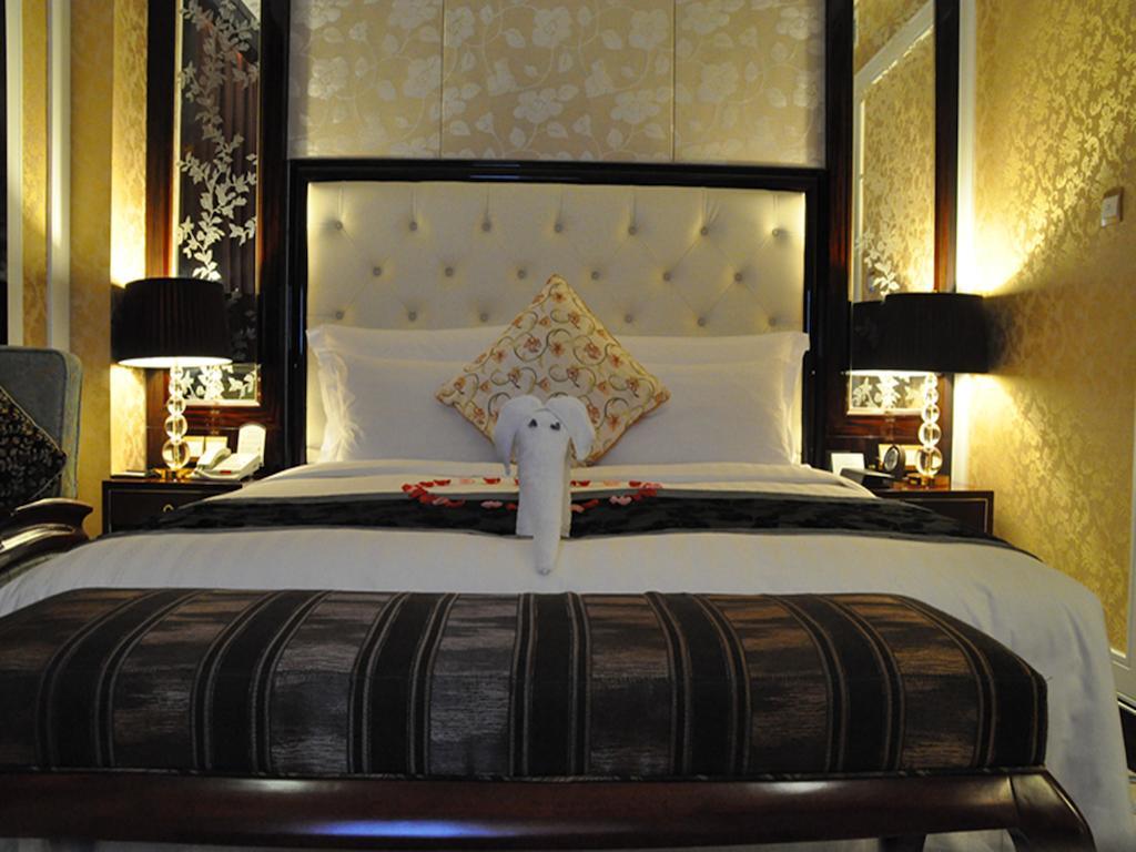Wyndham Grand Plaza Royale Palace Chengdu Exterior photo